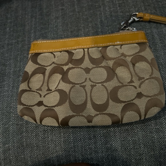 Vintage Coach Signature Canvas Small Wristlet - Picture 2 of 2